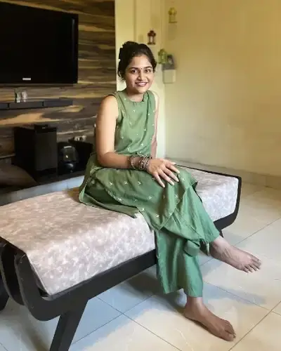 Call Girls Shikohabad Cash On Delivery